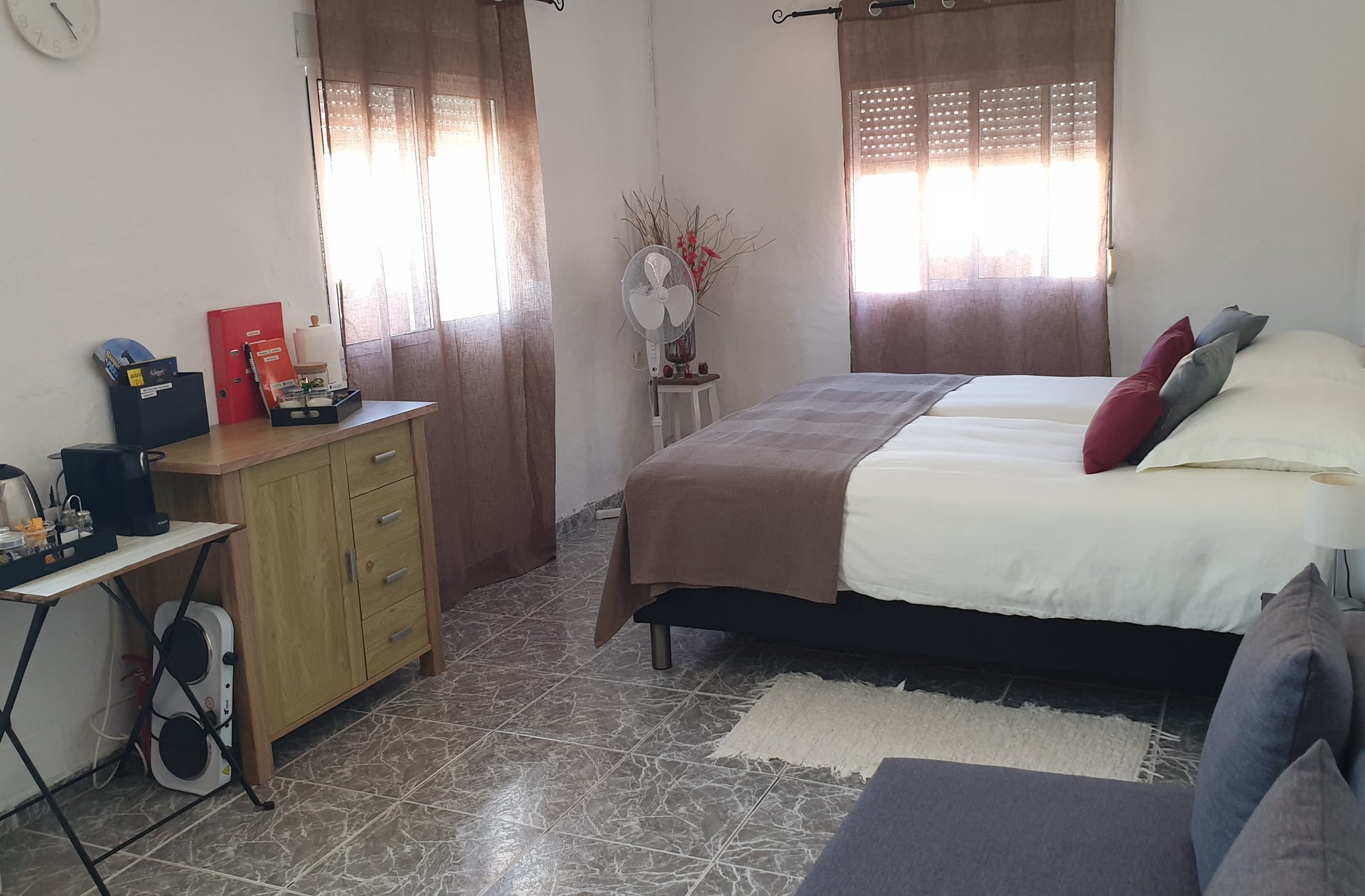 Kamer Jade, Casa Rubi